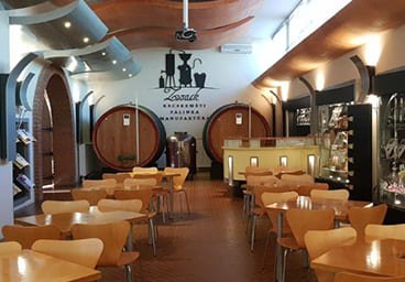 Apolló Motel és Étterem Kecskemét - Hotel - Szállás - Szálláshely - Olcsó szállás - Látnivalók - Zwack pálinka manufaktúra